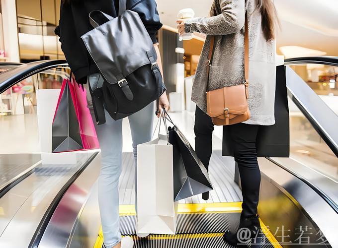 外国游客提箱狂购：购物与旅游的完美结合